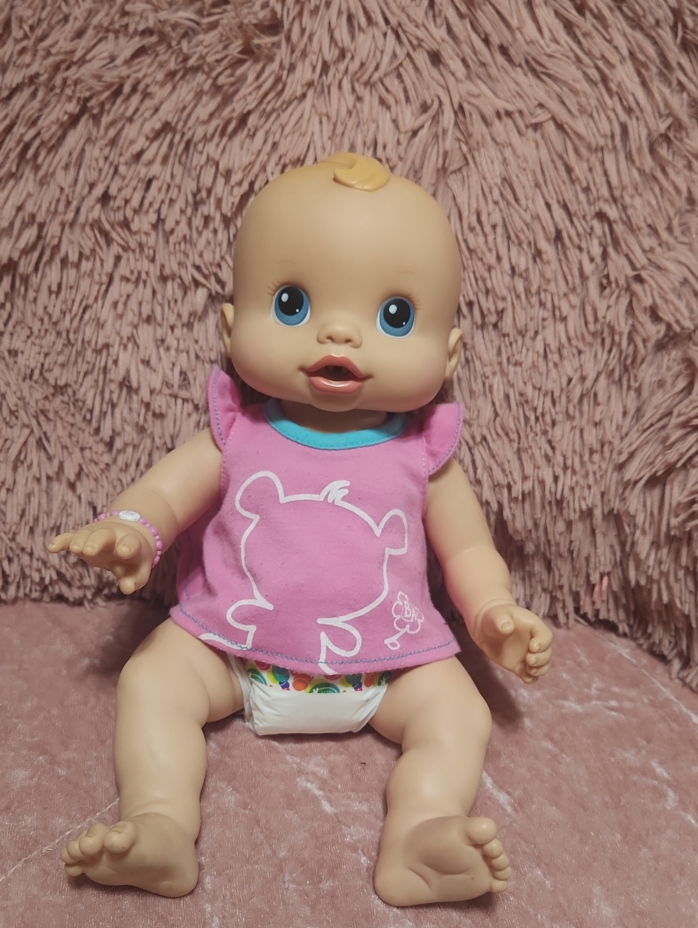Hasbro 2006 Baby Alive Wets 'N Wiggles Girl Doll